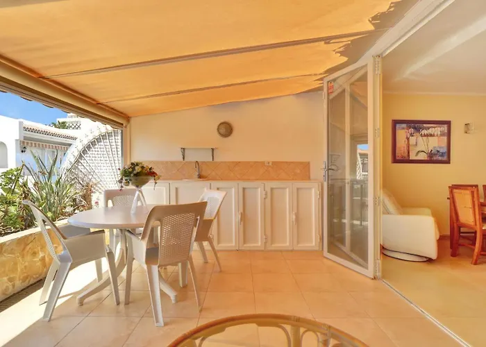 Flores Apartman Costa Adeje (Tenerife)