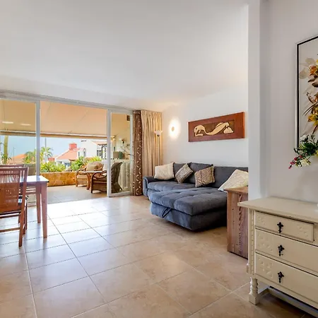 Flores Apartment *